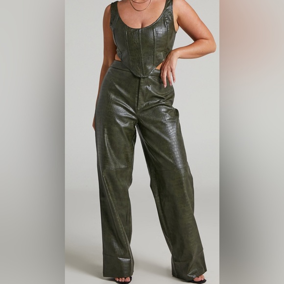 BY DYLN - HIGH WAISTED APOLLO PANTS IN DARK GREEN - Picture 4 of 9